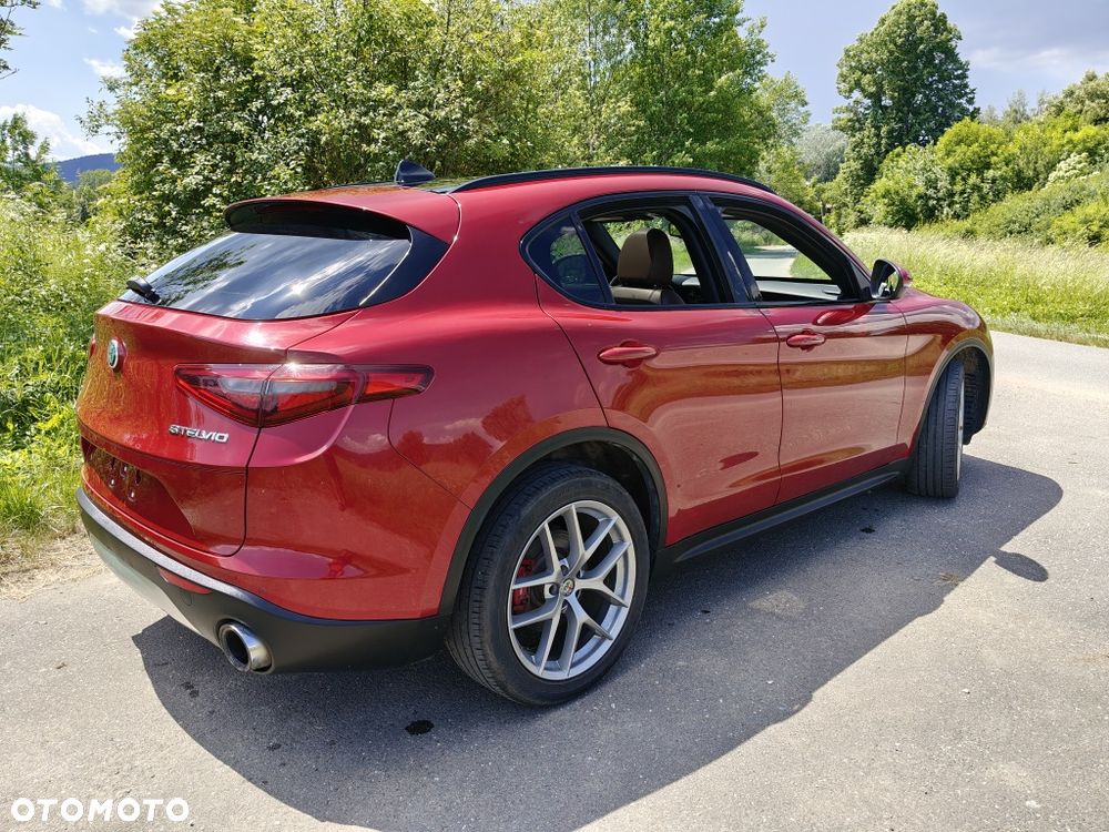 Alfa Romeo Stelvio - 2