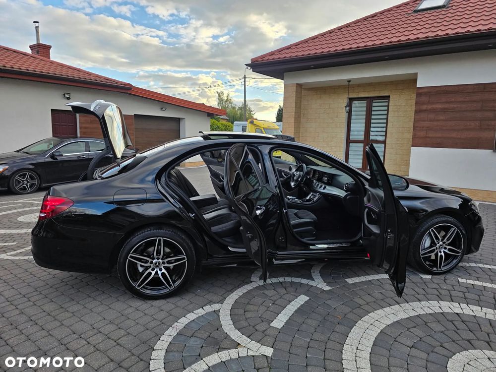 Mercedes-Benz Klasa E 220 d 4-Matic 9G-TRONIC - 31