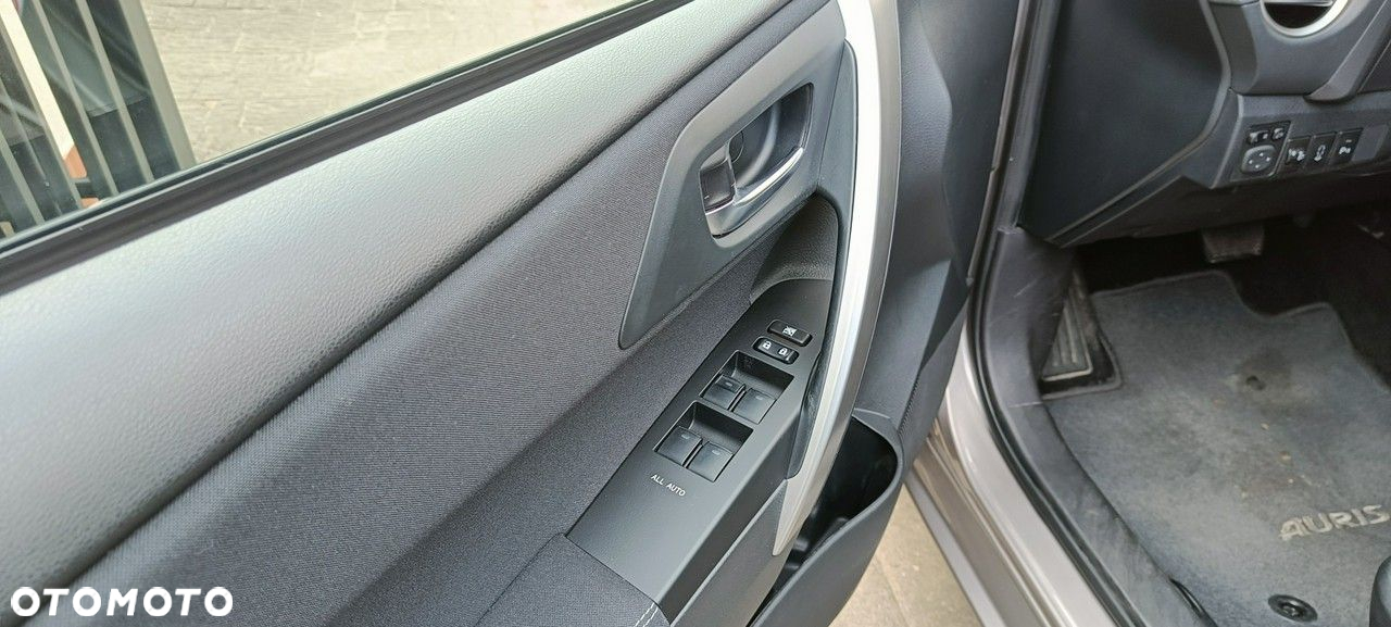 Toyota Auris - 15
