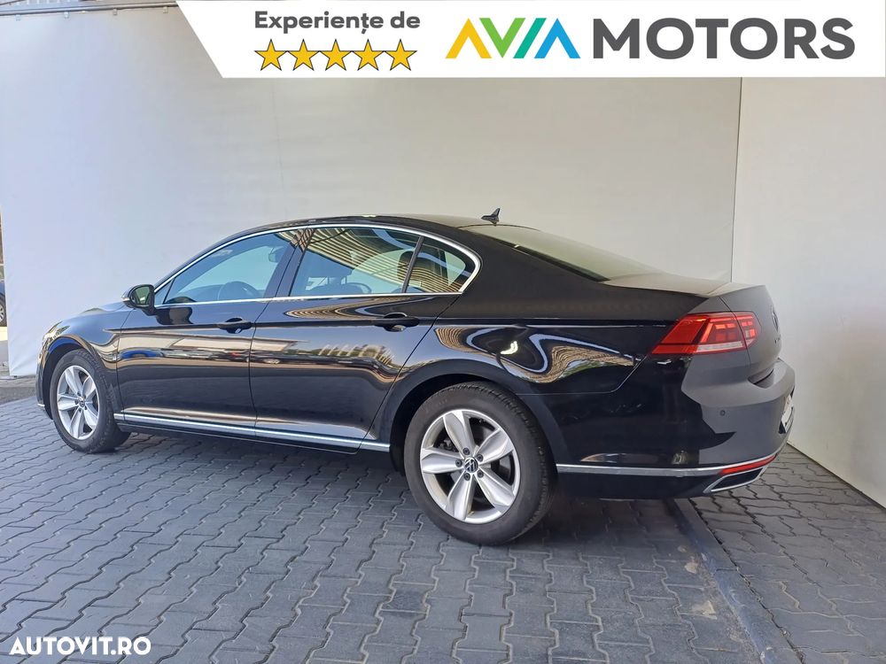 Volkswagen Passat - 4