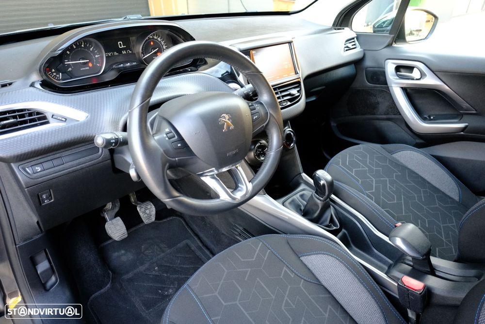 Peugeot 2008 1.2 PureTech Style - 9