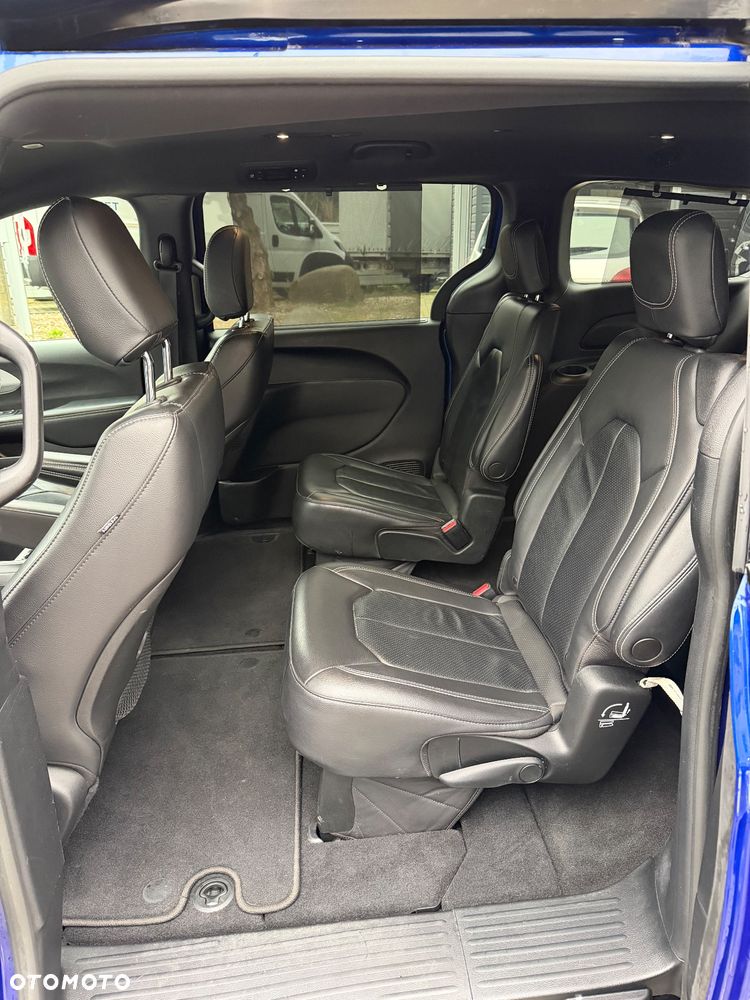 Chrysler Pacifica - 13