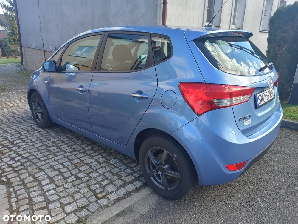 Hyundai ix20 1.6 CRDi UEFA EURO 2012 Edition - 10