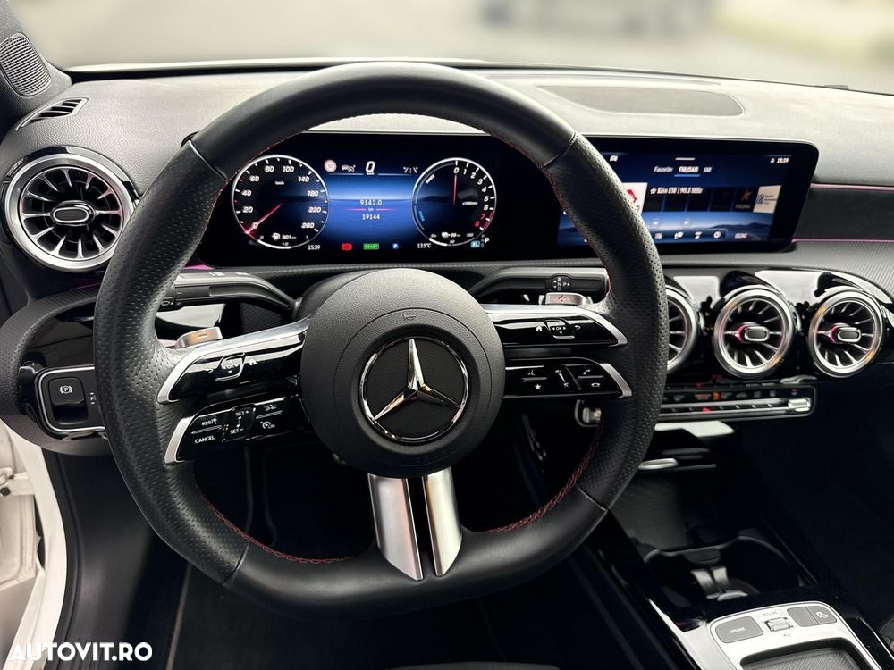 Mercedes-Benz A 250 e Sedan Aut. - 12