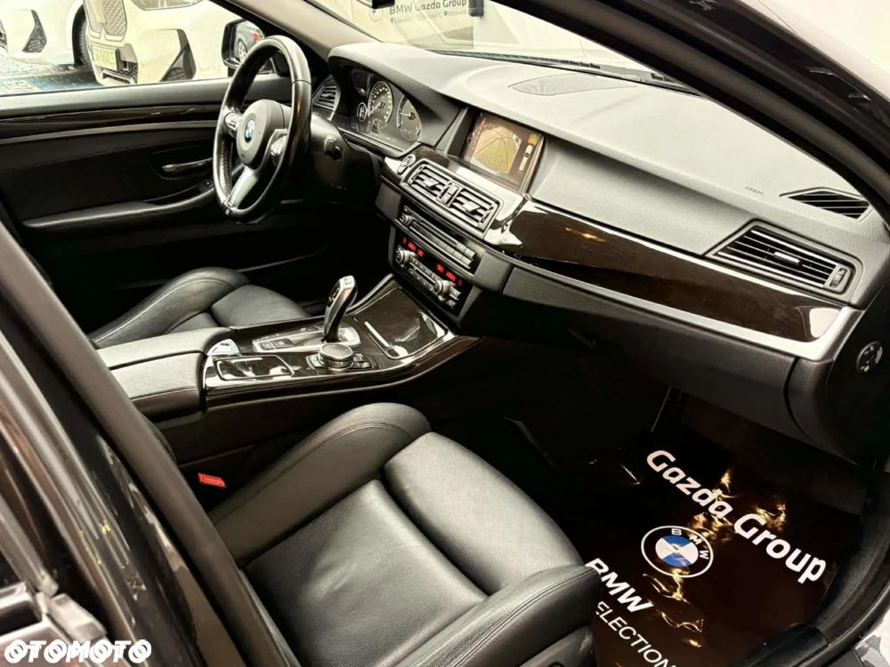BMW Seria 5 525d xDrive - 10