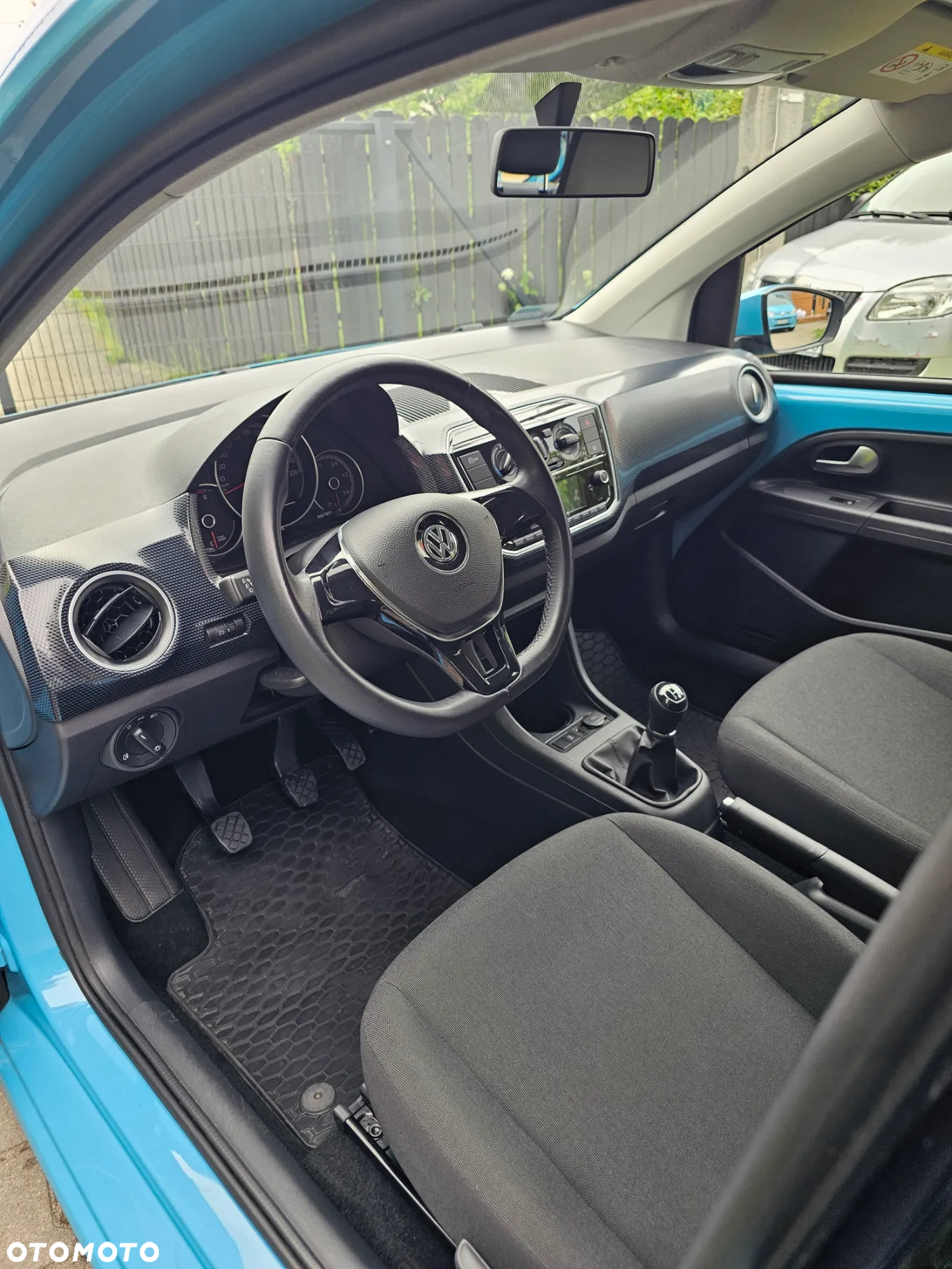 Volkswagen up! 1.0 high - 10