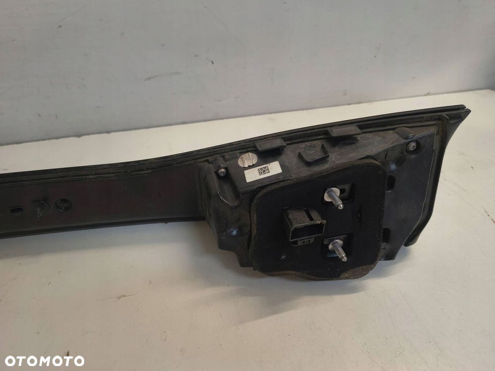 blenda klapy bagażnika vw id4 id.4 led eu - 10