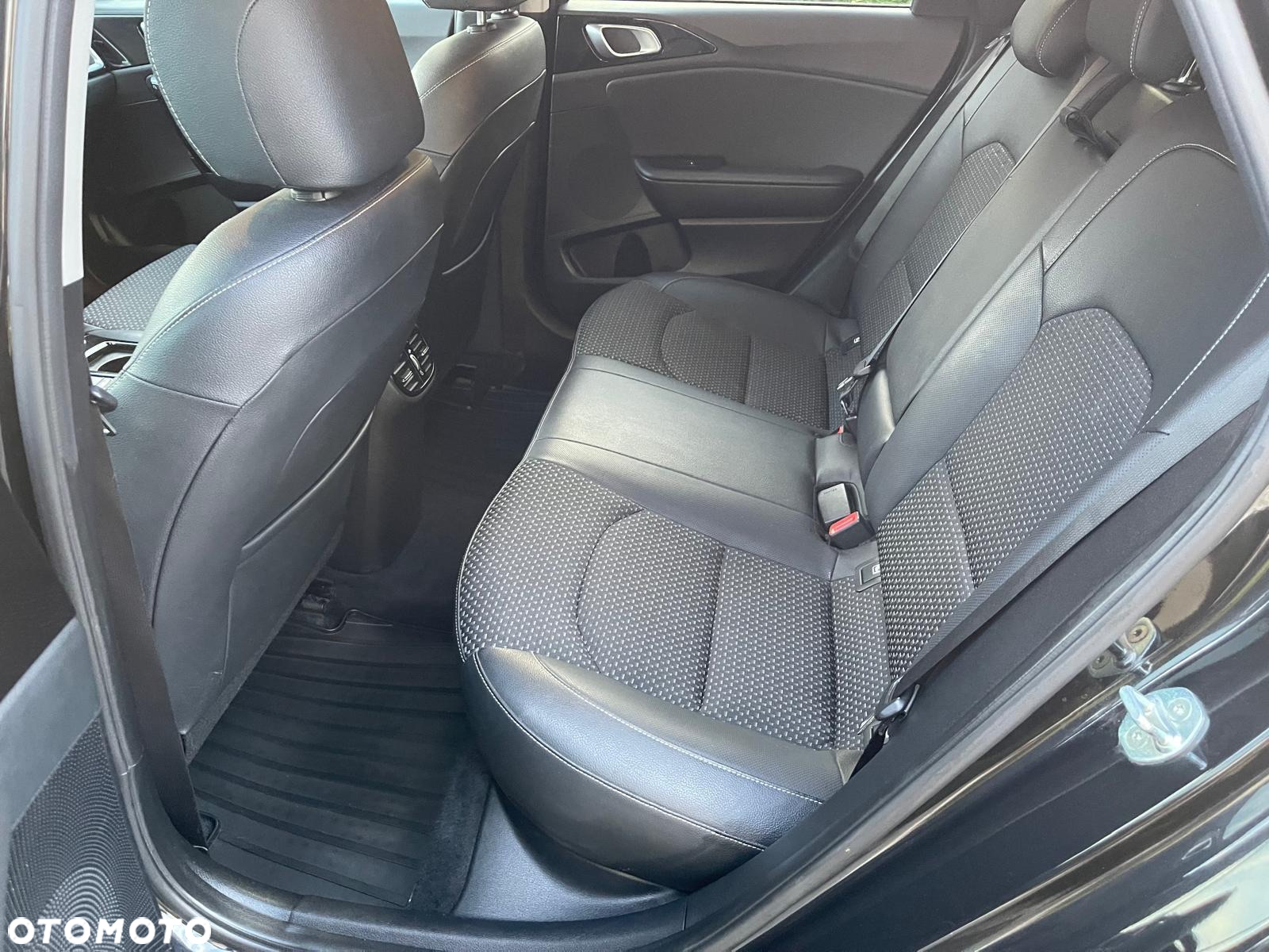 Kia Ceed 1.6 CRDi SCR L Business Line DCT - 20