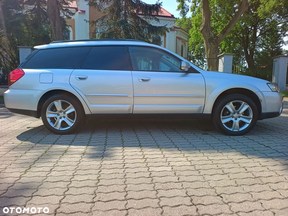 Subaru Outback 3.0 H6 - 12