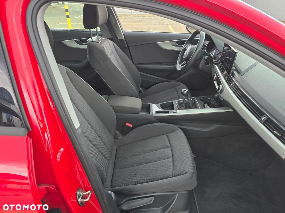 Audi A4 Avant 35 TFSI S line - 20
