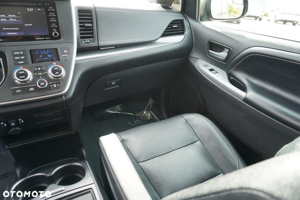 Toyota Sienna - 23
