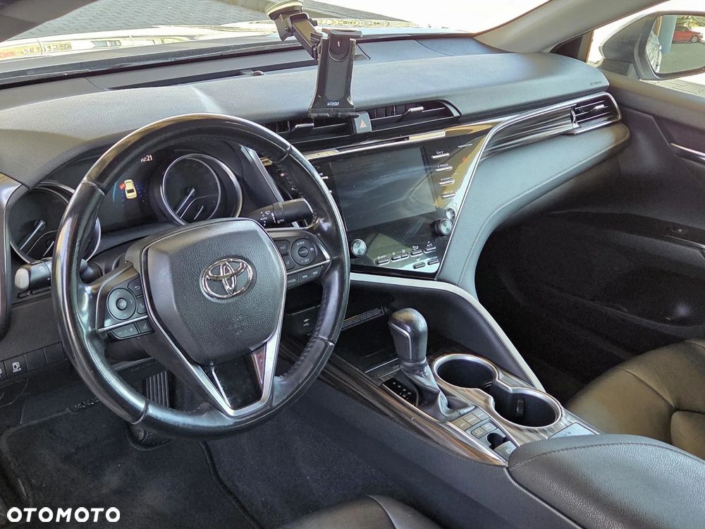 Toyota Camry 2.5 Hybrid Executive CVT - 9