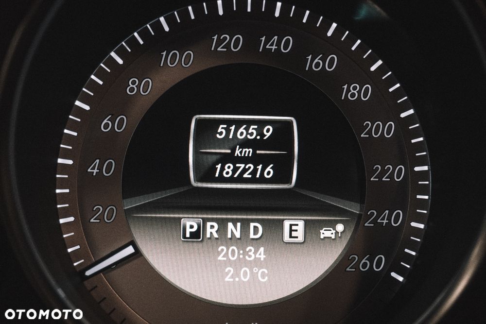 Mercedes-Benz Klasa C 180 BlueEFFICIENCY 7G-TRONIC - 22