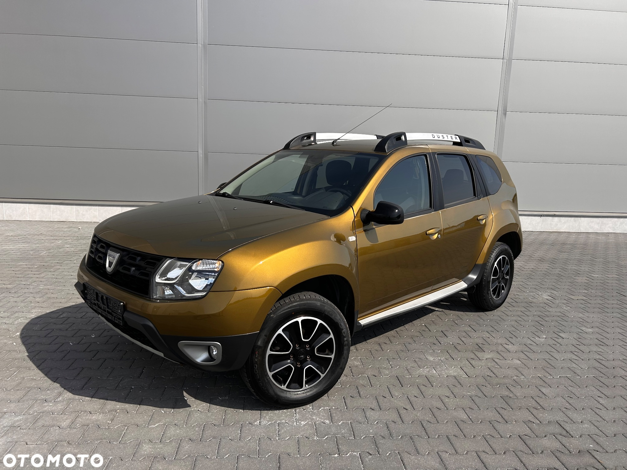 Dacia Duster 1.6 SCe Laureate S&S - 8