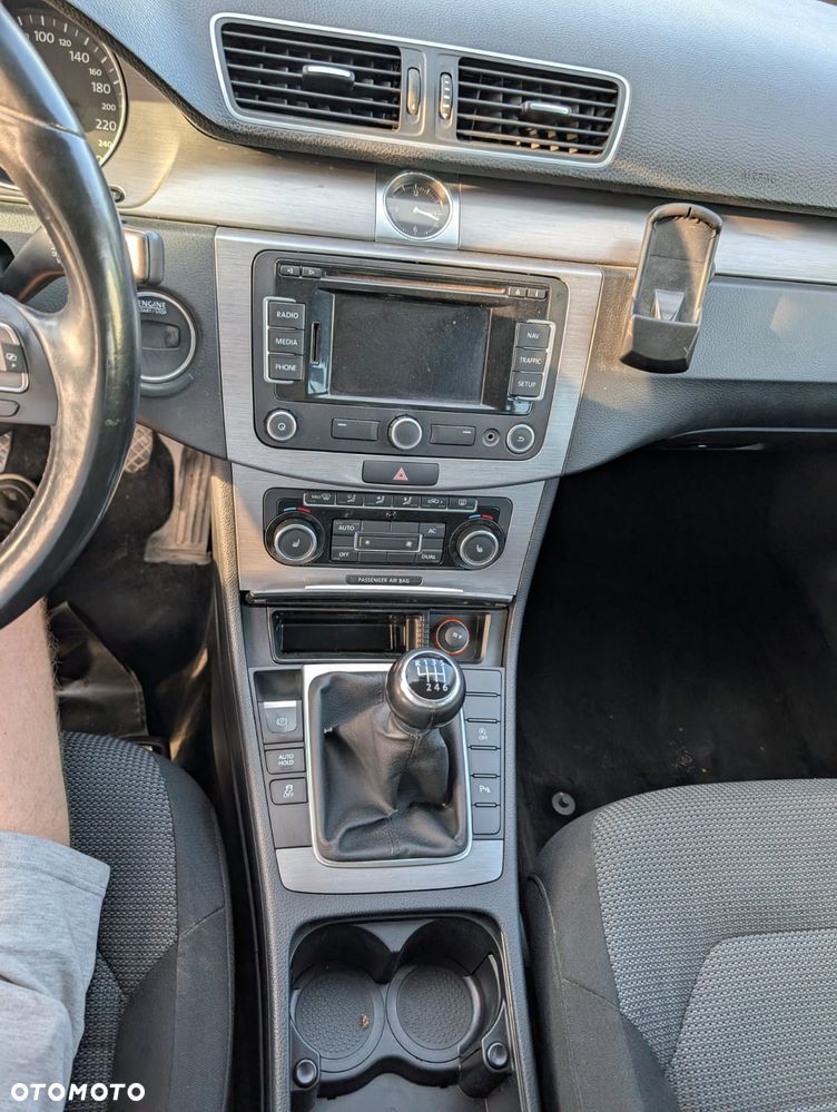 Volkswagen Passat 2.0 TDI Trendline - 10