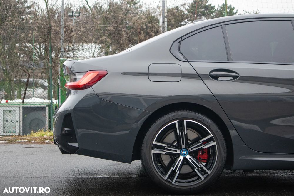 BMW Seria 3 330e Aut. M Sport - 10
