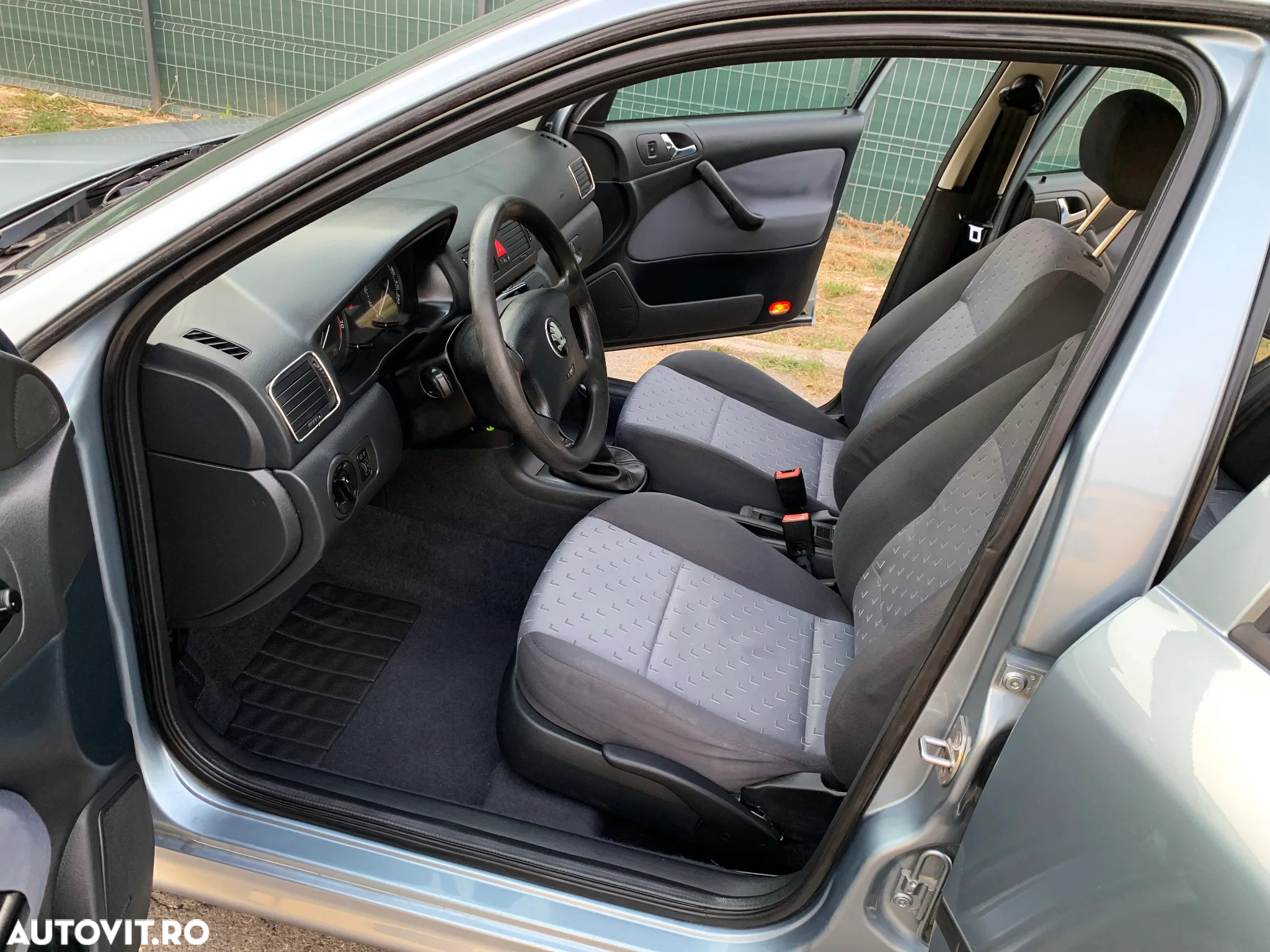 Skoda Octavia 1.6 Ambiente - 5