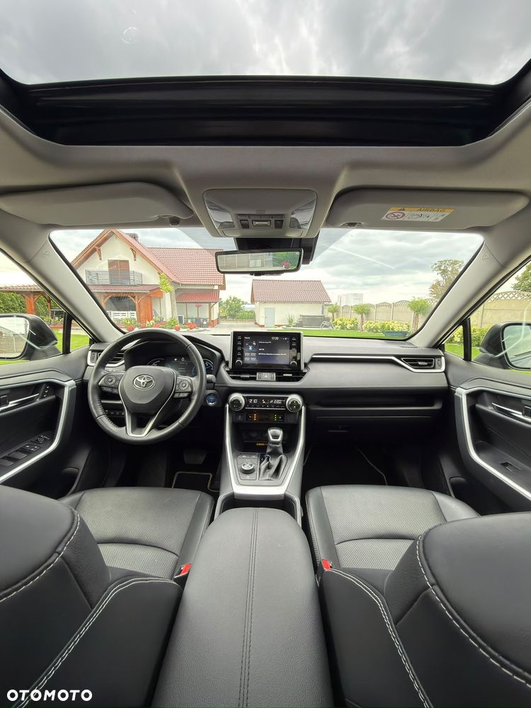 Toyota RAV4 - 8