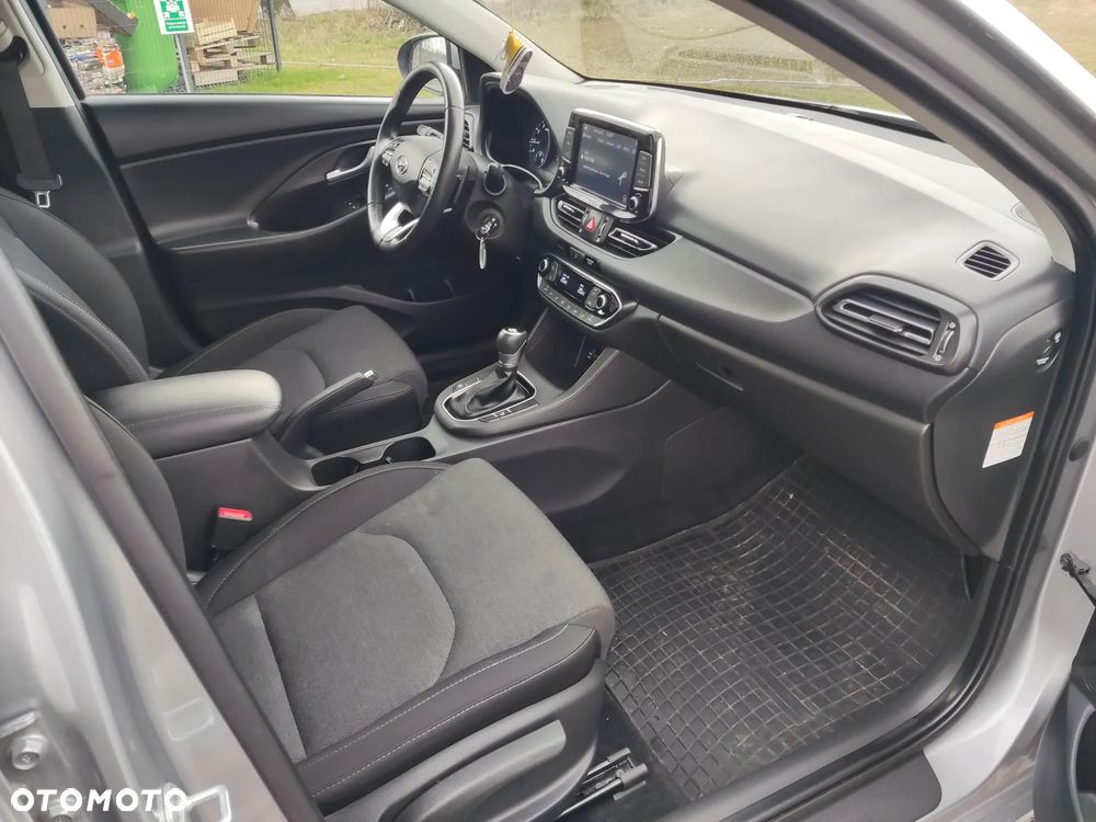 Hyundai i30 1.5 T-GDI 48V Comfort DCT - 9