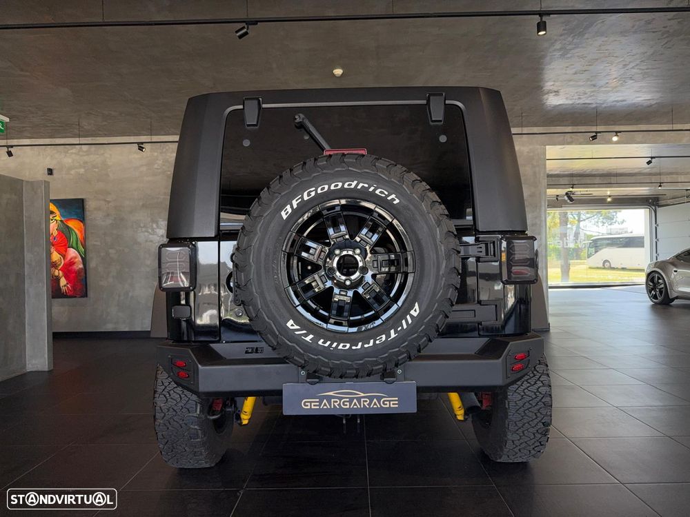 Jeep Wrangler - 12