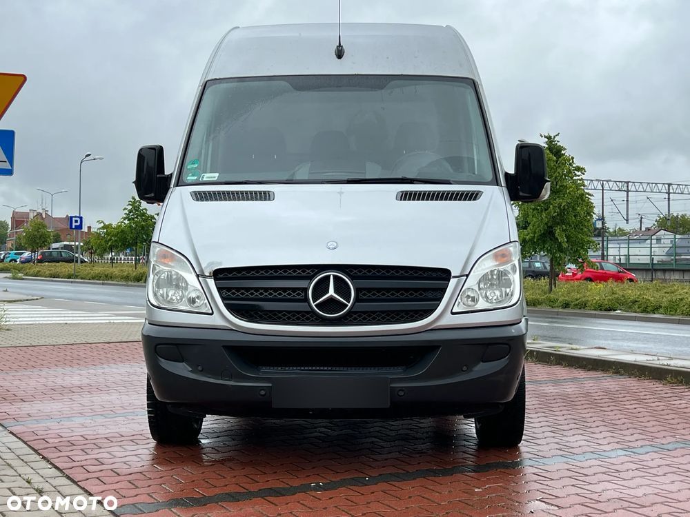 Mercedes-Benz Sprinter - 2