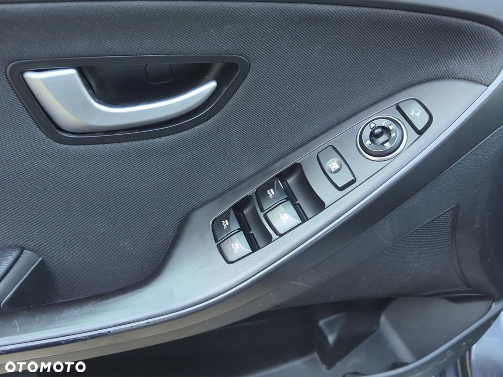 Hyundai i30 1.6 D Premiere Style - 24