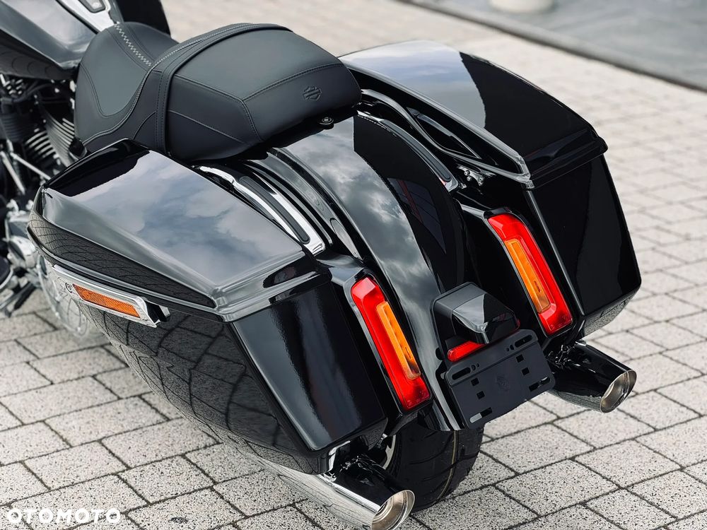 Harley-Davidson Touring Street Glide - 23