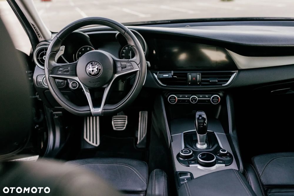 Alfa Romeo Giulia 2.0 Turbo 16V AT8 Veloce - 27