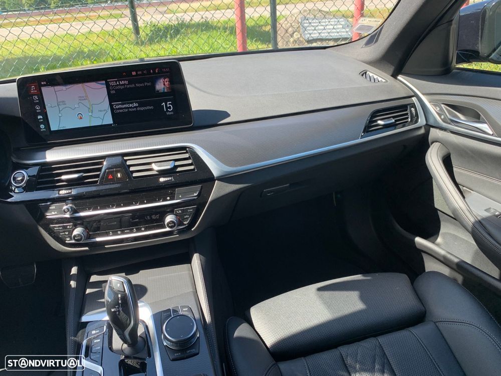 BMW 530 e Pack Desportivo M Pro - 17
