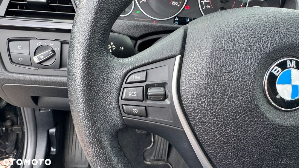 BMW Seria 3 318d Sport Line - 33