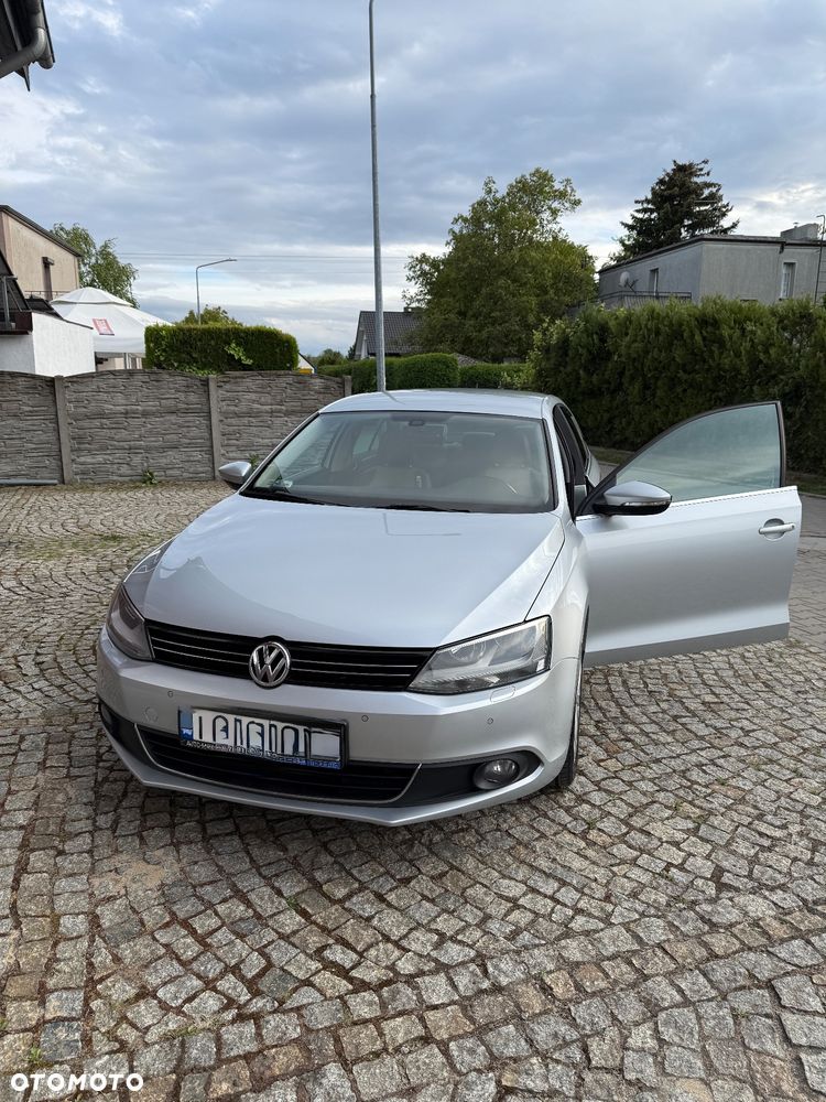Volkswagen Jetta 2.0 TDI Comfortline - 2