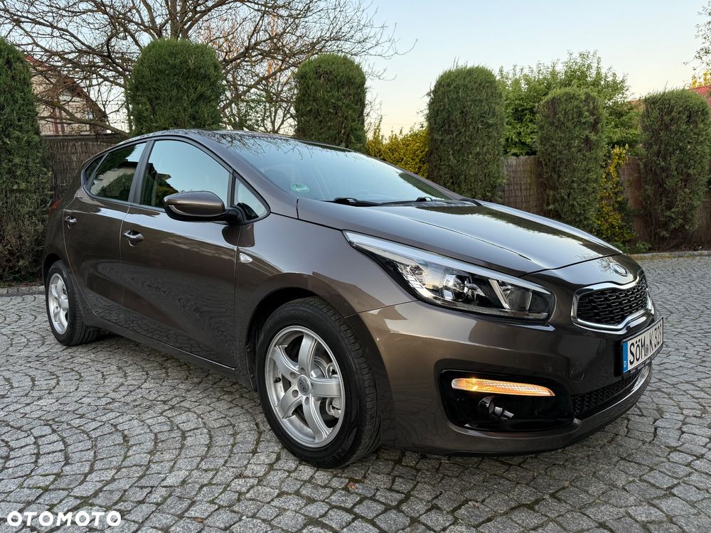 Kia Ceed 1.4 CVVT Dream Team Edition - 22