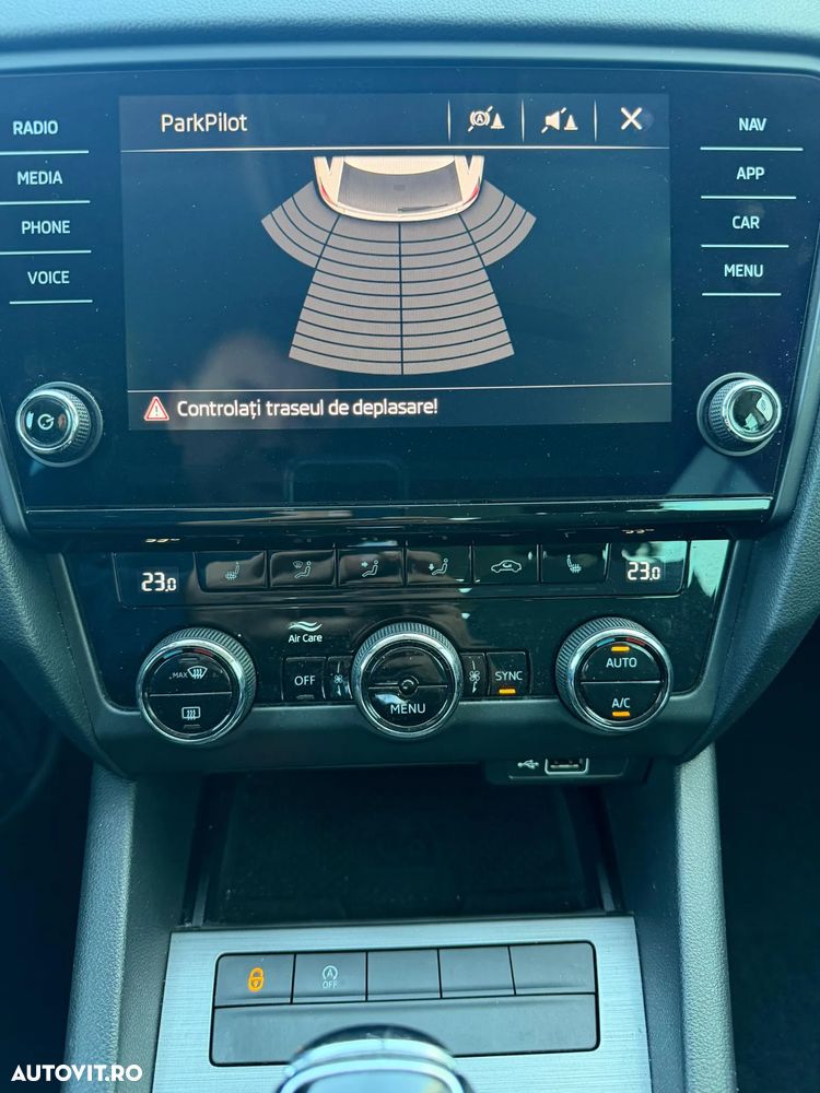 Skoda Octavia 2.0 TDI DSG Style - 14