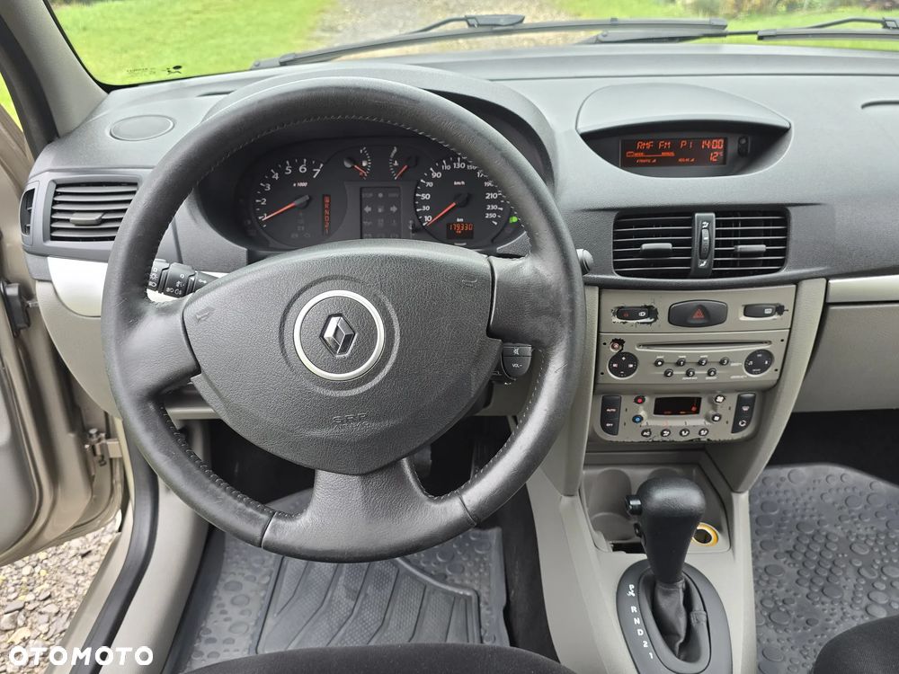 Renault Thalia 1.6 16V All Inclusive - 10