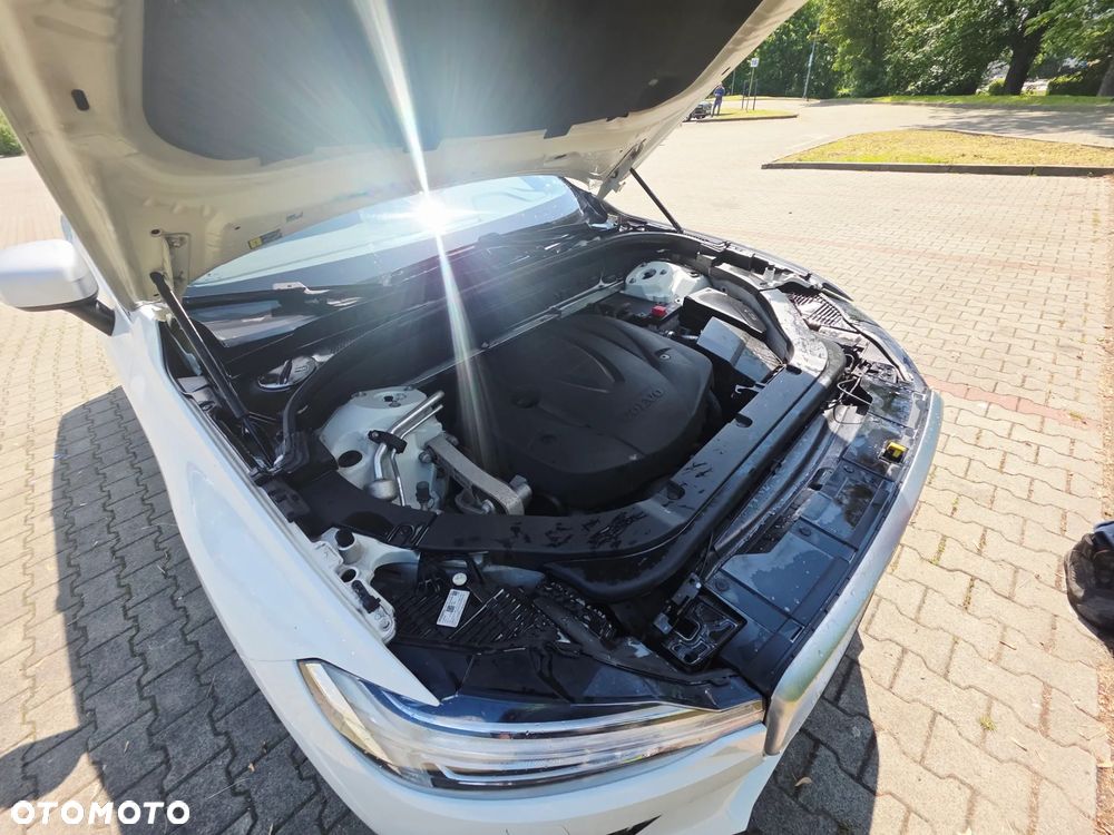 Volvo XC 60 D4 AWD R-Design - 8