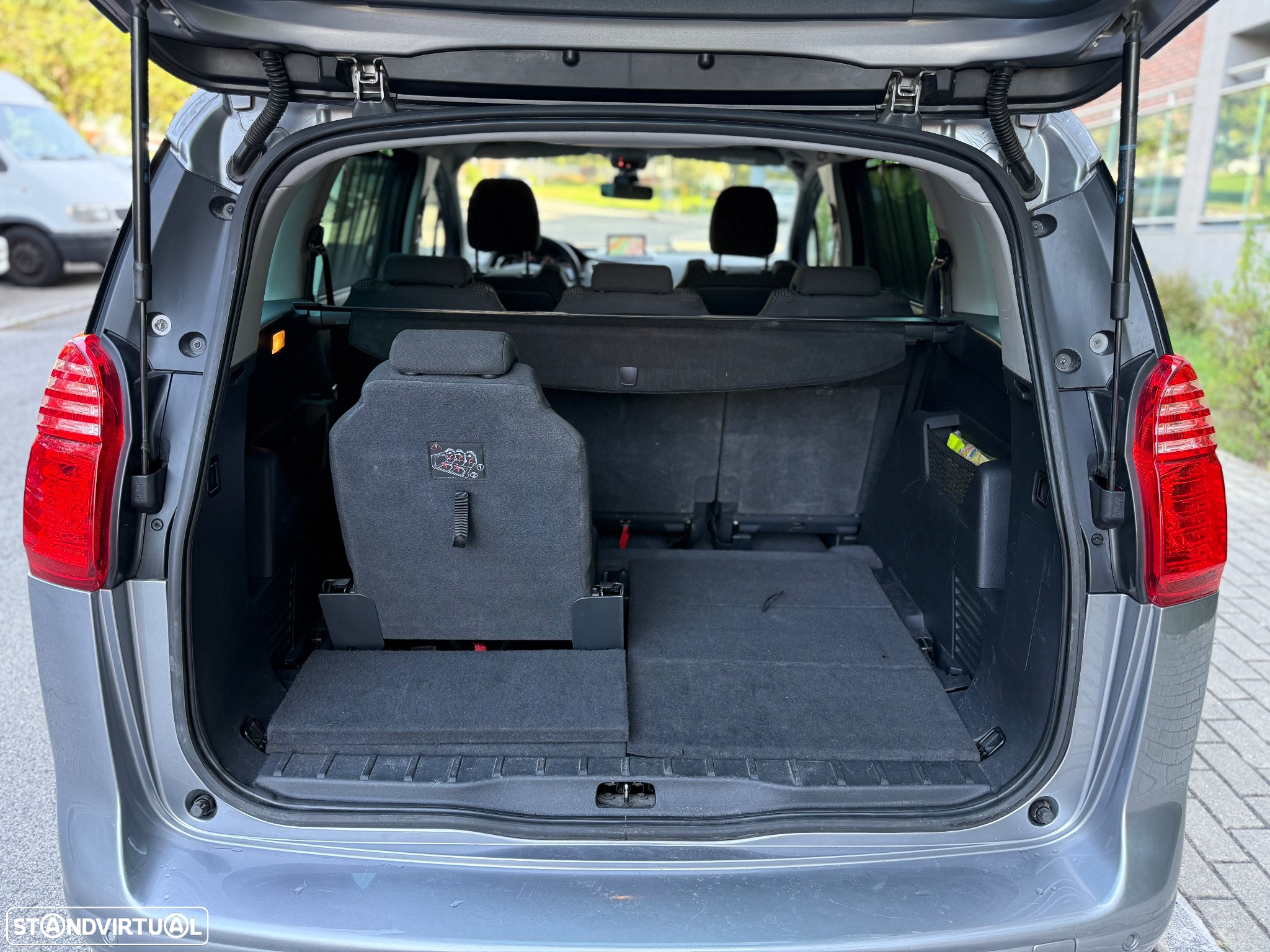 Peugeot 5008 1.6 E-HDi 5L Allure 2-Tronic J17 - 11