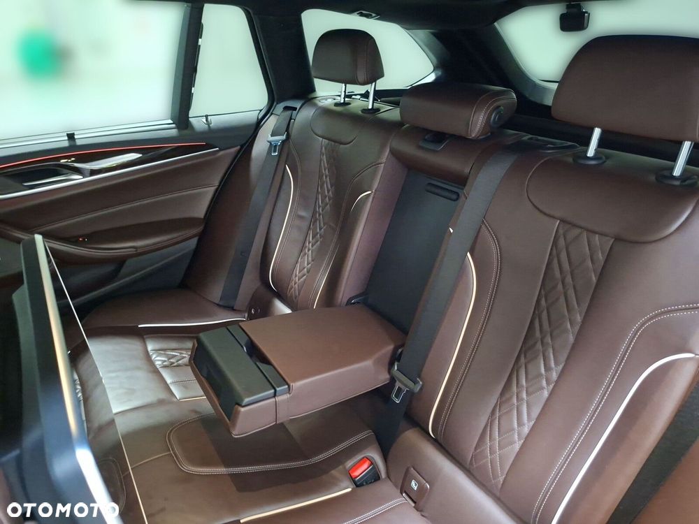 BMW Seria 5 530d xDrive Luxury Line sport - 18