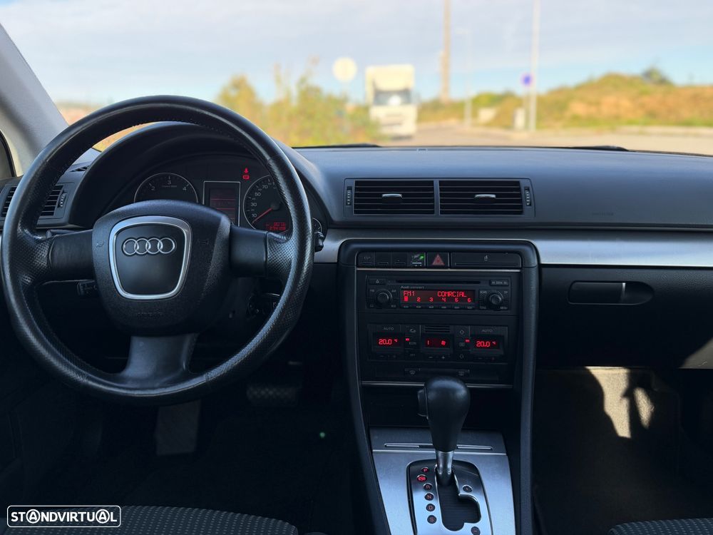 Audi A4 2.0 TDI Advance Multitronic - 12