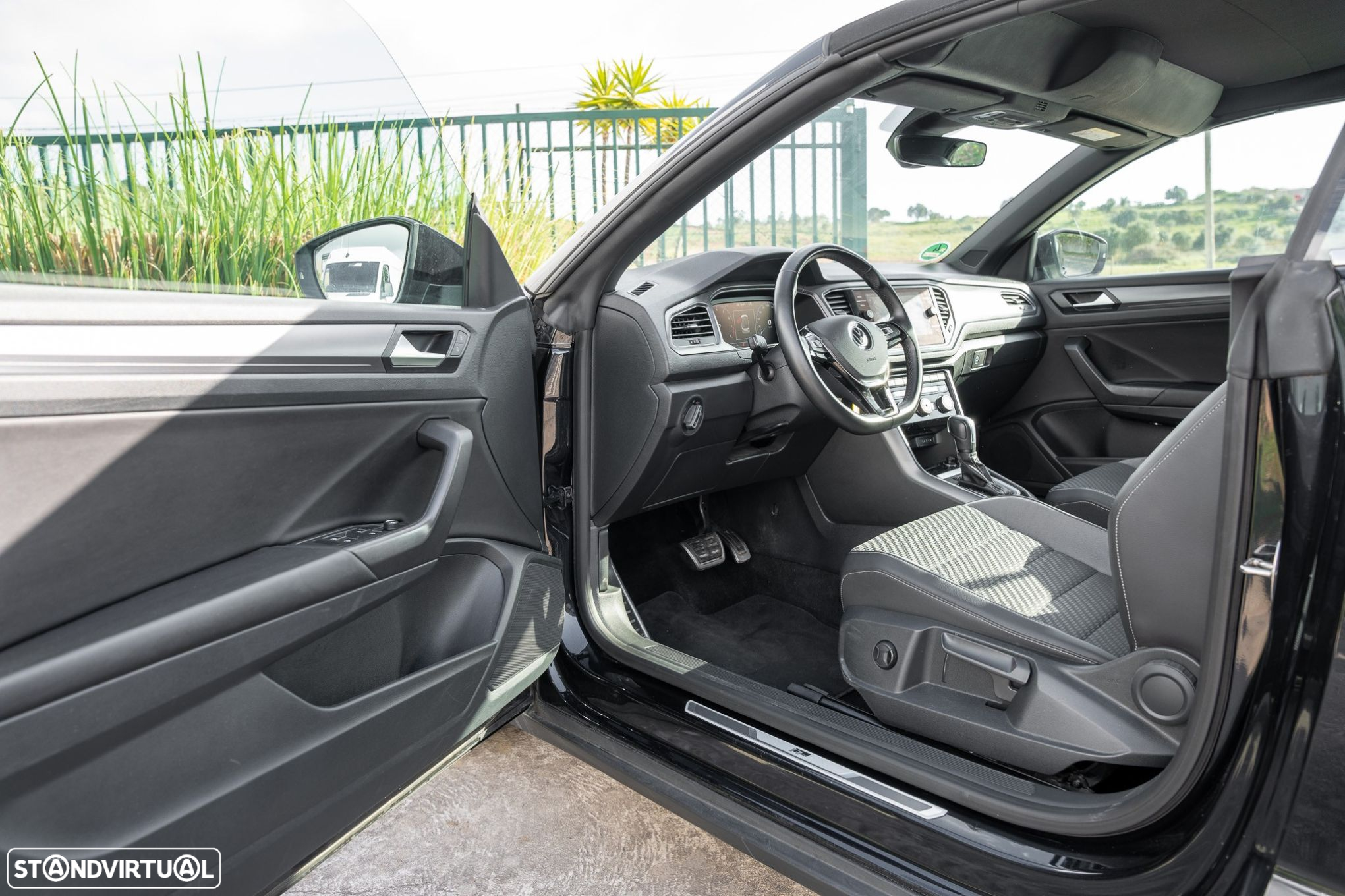 VW T-Roc Cabrio 1.5 TSI R-Line DSG - 11