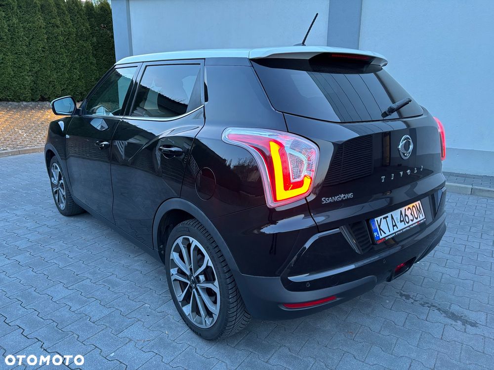 SsangYong/KGM Tivoli e-XGi 160 2WD Black+White - 33