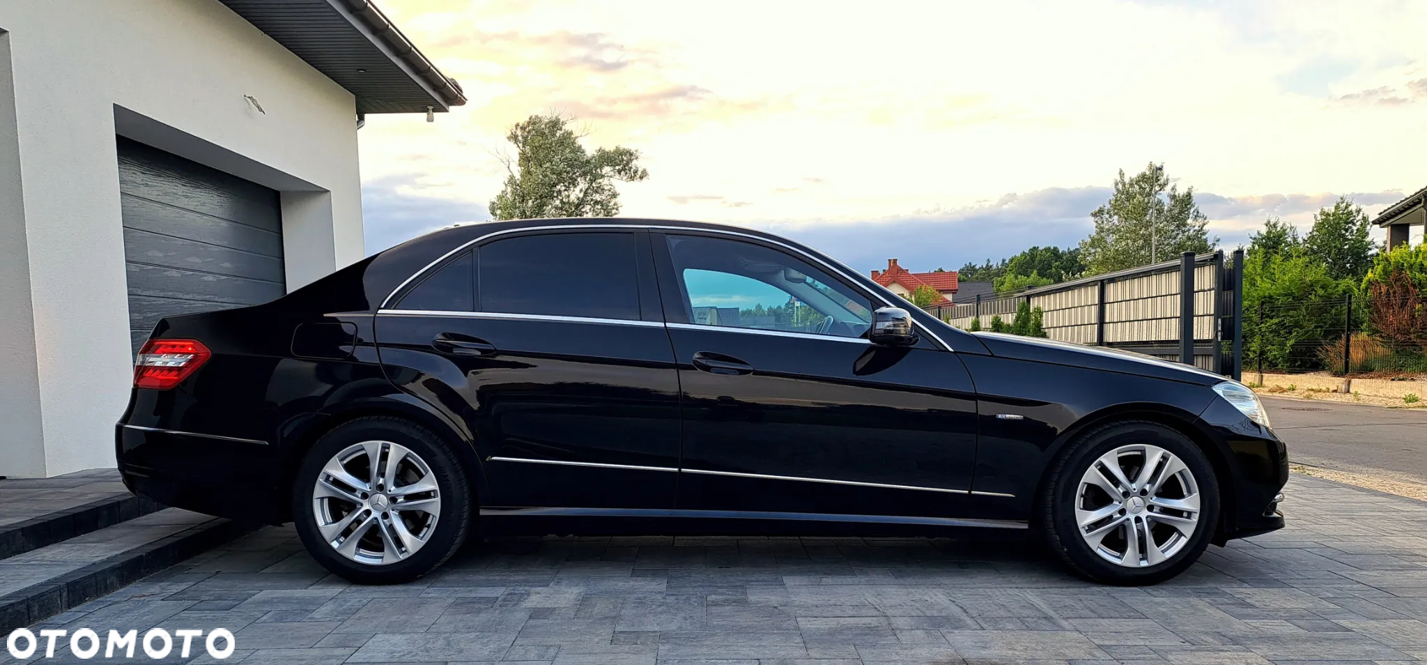 Mercedes-Benz Klasa E 200 CGI BlueEffICIENCY Avantgarde - 6