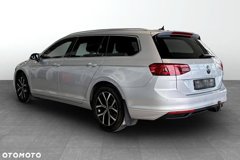 Volkswagen Passat 2022 photo 3