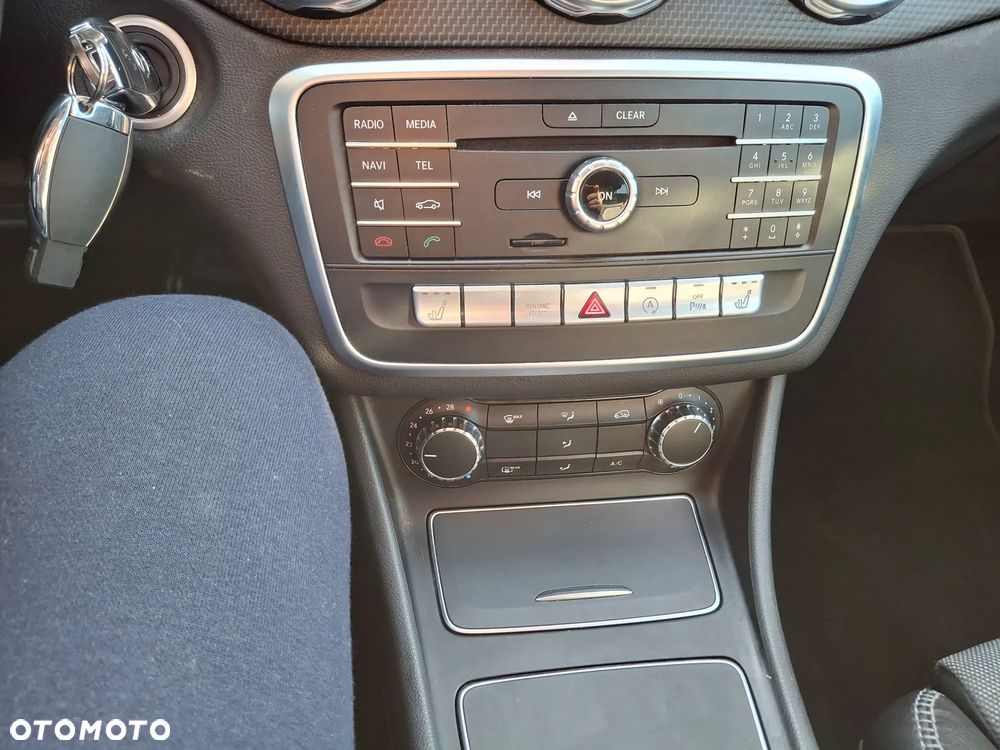 Mercedes-Benz GLA 180 7G-DCT Edition 1 - 13