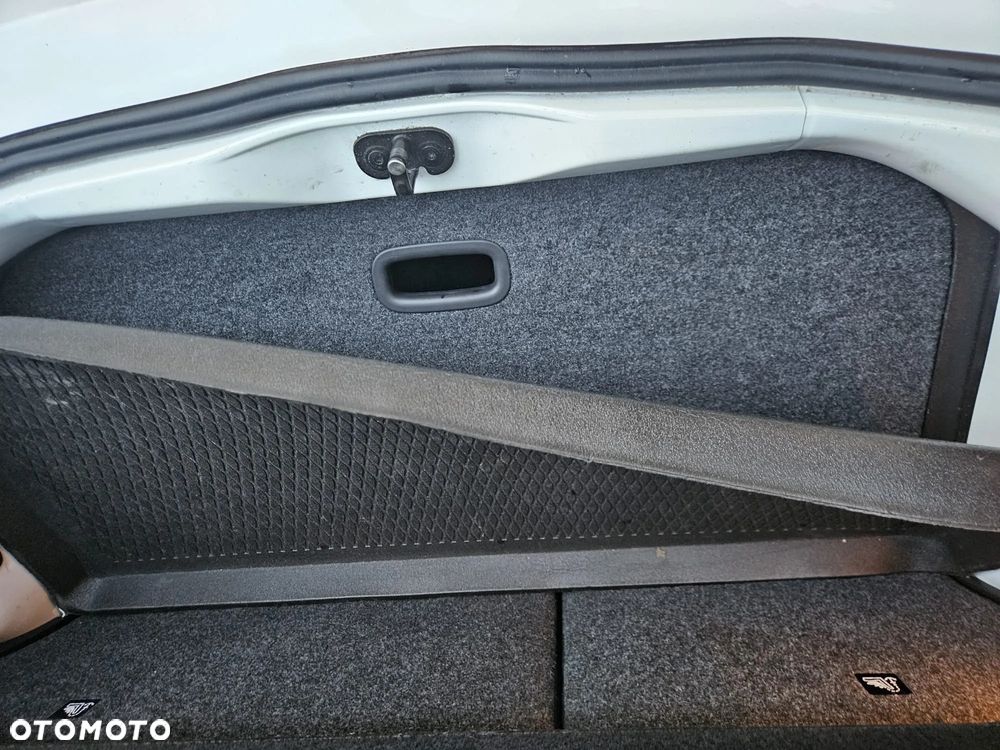 Volkswagen up! (BlueMotion Technology) move - 15