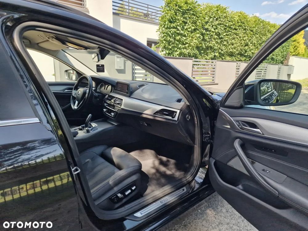 BMW Seria 5 530d Sport Line - 18