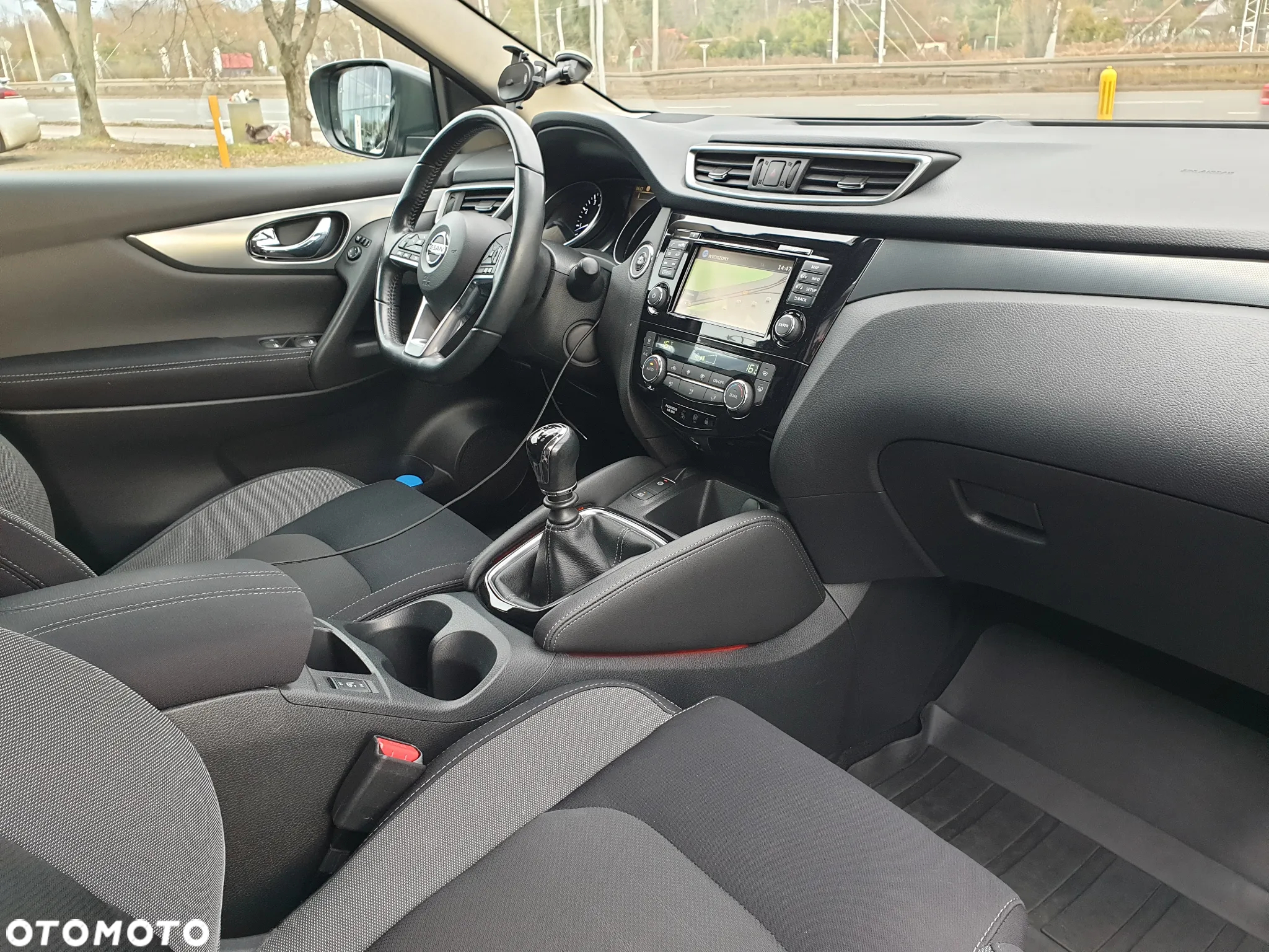 Nissan Qashqai 1.6 DIG-T N-Connecta - 9