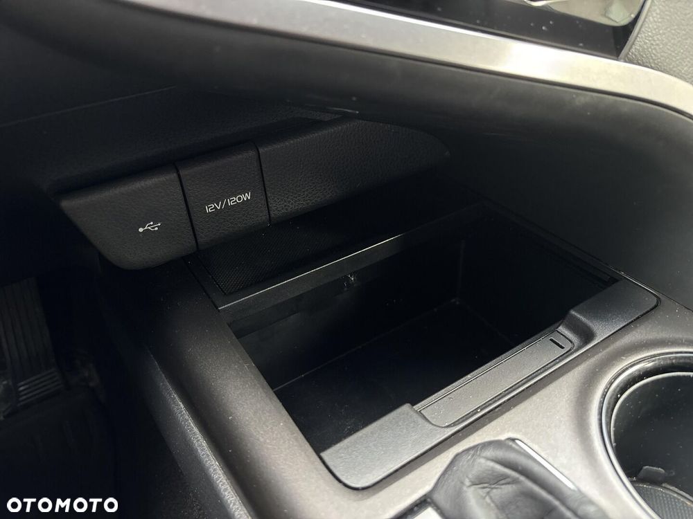 Toyota Camry 2.5 Hybrid Comfort CVT - 27