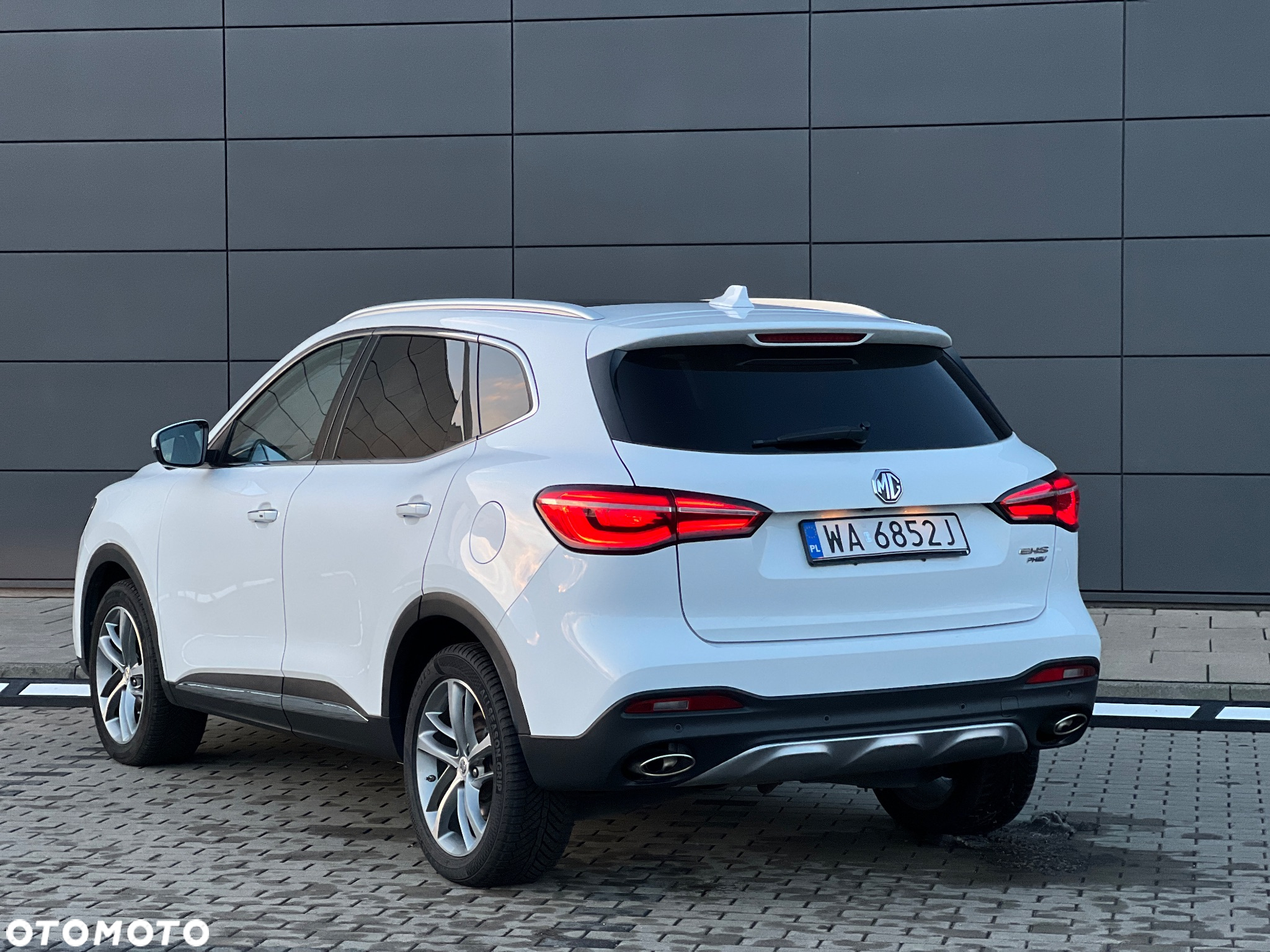 MG EHS 1.5T-GDI PHEV Luxury - 5