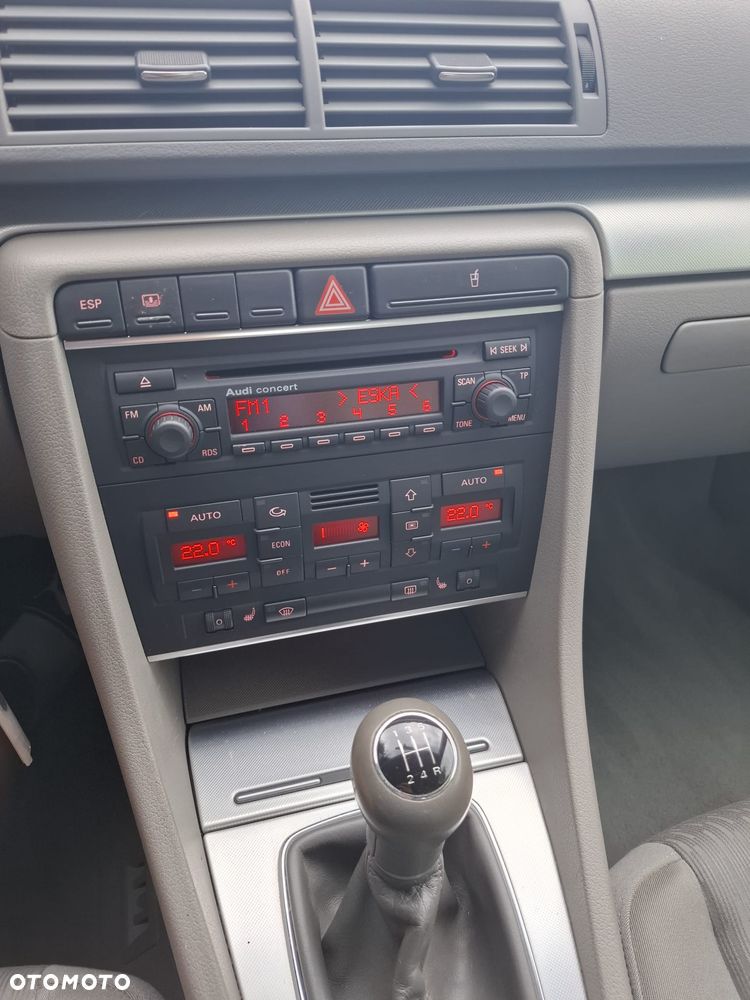 Audi A4 Limousine - 5