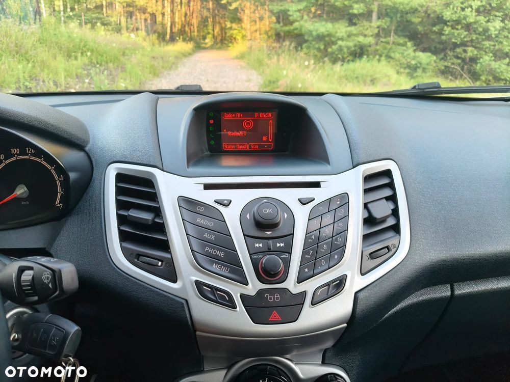 Ford Fiesta 1.25 Titanium EU5 - 10